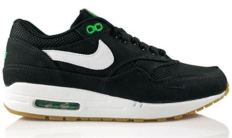 nike air max eine nummer größer